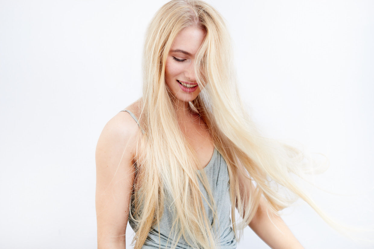 Saure Rinse herstellen für schöne Haare - So funktioniert der Pflegetrend.